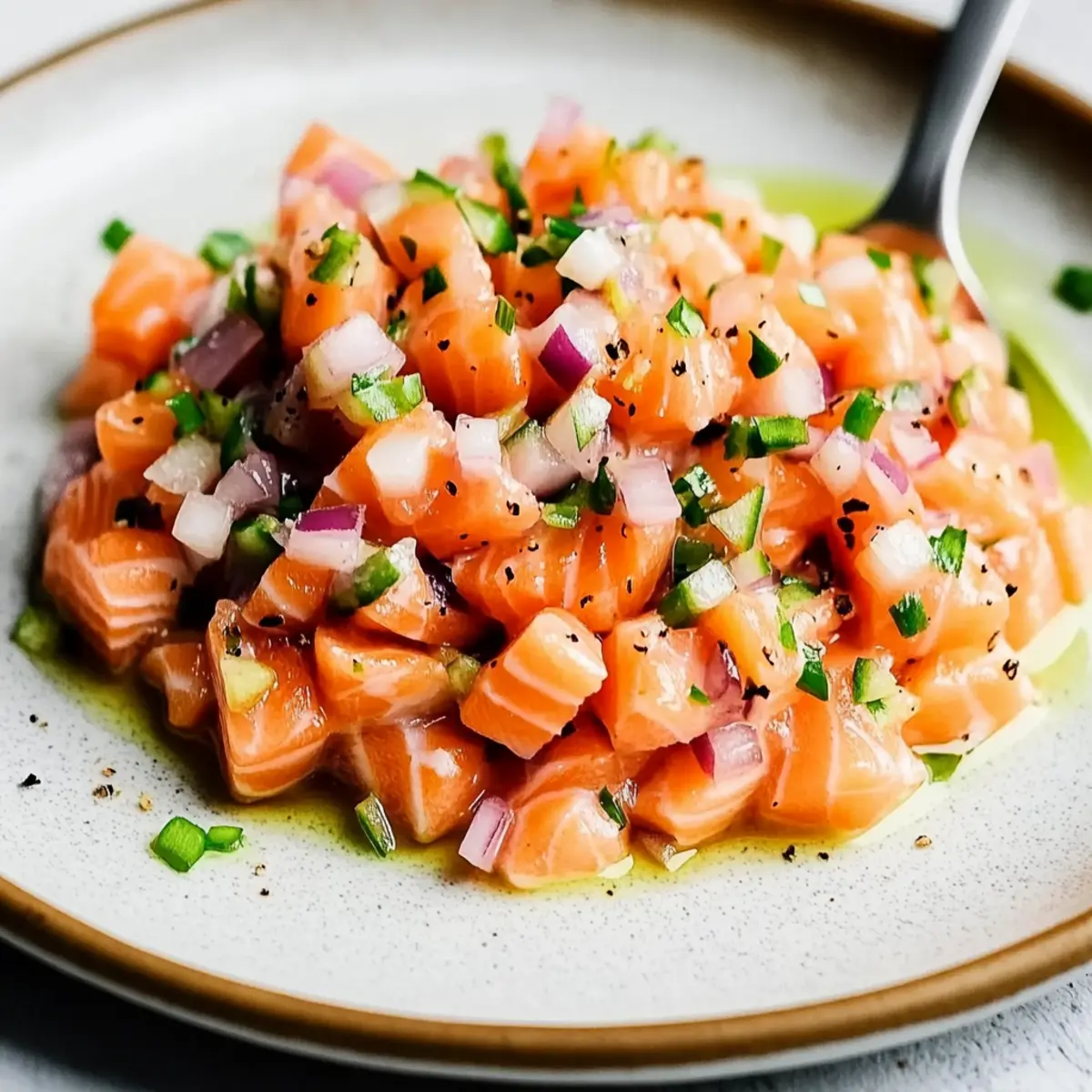 Easy Salmon Tartare Recipe with Fresh Ingredients and Tips